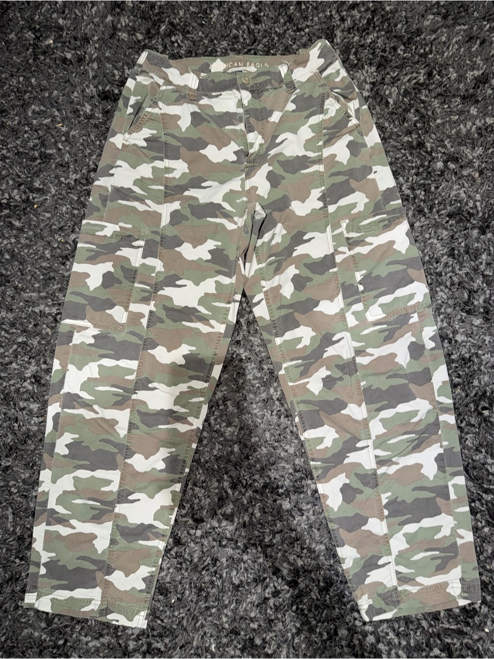 AE Stretch Barrel Cargo Pant. Size: 6 Long